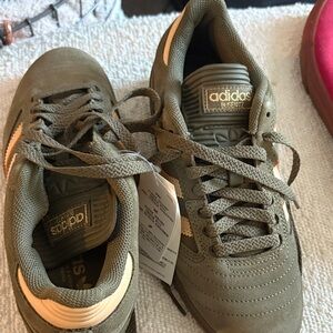 Adidas Men's Khaki Sneakers